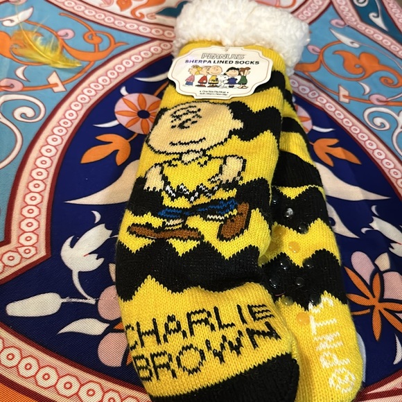 Peanuts Charlie Brown NonSlip Sherpa Lined Socks Warm & Cozy & Cute. - Picture 8 of 8